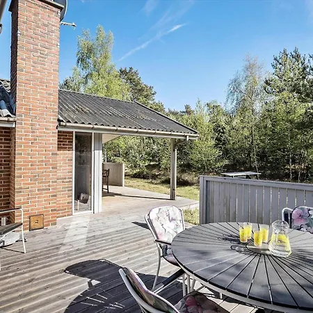 1469-aakirkeby-lyngvejen-35 Hébergement de vacances Vester Somarken