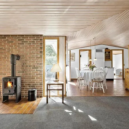 1469-aakirkeby-lyngvejen-35 * Vester Somarken