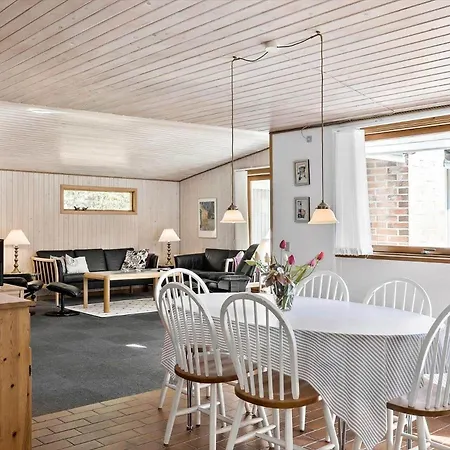 1469-aakirkeby-lyngvejen-35 Semesterbostad *