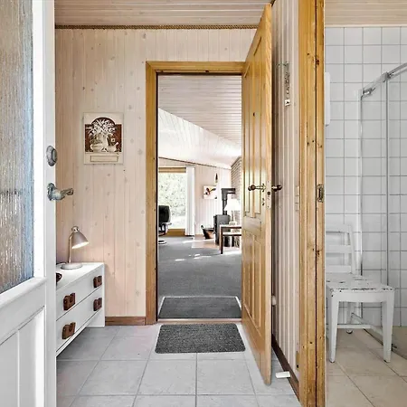 1469-aakirkeby-lyngvejen-35 *