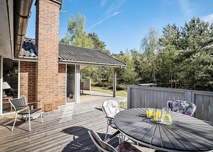 1469-aakirkeby-lyngvejen-35 Holiday home Vester Somarken